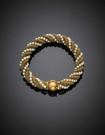 Yellow gold rope and cultured pearl torchon bracelet - Foto 1