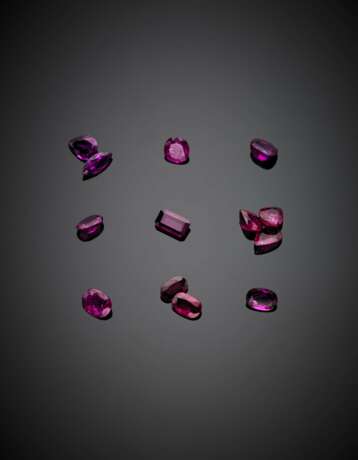 Lot comprising many rubies in all ct. 24.50 circa of various shapes and dimensions. - photo 1
