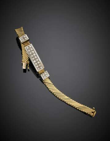 Bi-coloured gold diamond accented supple bracelet - фото 1