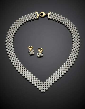 Interwoven cm 43 circa cultured pearl necklace with yellow gold clasp and cm 2 circa yellow gold heart earrings with pendant pearls - photo 2