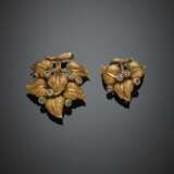 Two yellow chiselled gold emerald and ruby floral brooches - фото 1