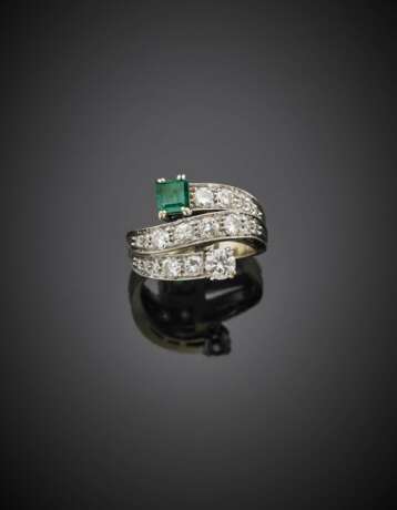 Graduated diamond and step cut emerald bi-coloured gold ring - photo 1