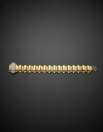 Bi-coloured gold modular bracelet accented on the clasp with diamonds in all ct. 1.60 circa - фото 1