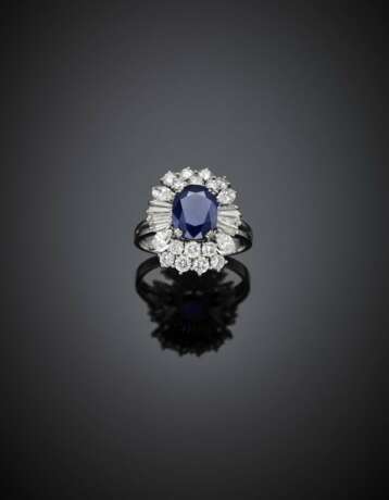 Oval ct. 2 circa sapphire with round - Foto 1