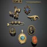 Yellow gold lot comprising five brooches - Foto 1