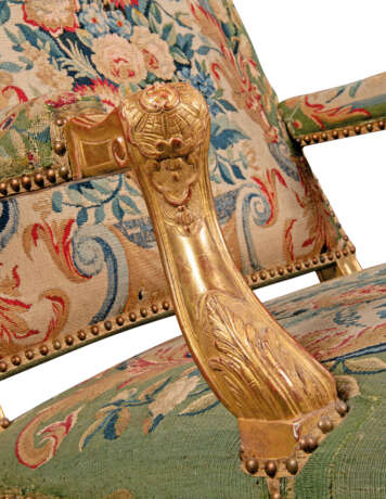 A PAIR OF REGENCE GILTWOOD FAUTEUILS - фото 7