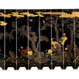 A CHINESE EXPORT COROMANDEL LACQUER EIGHT-LEAF SCREEN - Foto 2