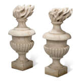 A PAIR OF WHITE FOSSILISED MARBLE FLAMING URNS ON A PAIR OF SIMULATED PORPHYRY COLUMNS - photo 7