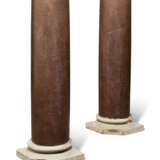A PAIR OF WHITE FOSSILISED MARBLE FLAMING URNS ON A PAIR OF SIMULATED PORPHYRY COLUMNS - фото 9
