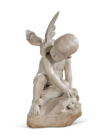 AN ITALIAN WHITE MARBLE GROUP OF A BOY AND BIRD - Foto 2