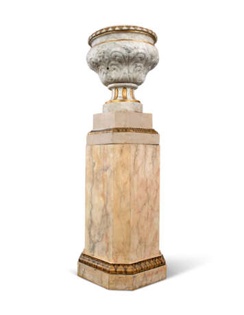 A PAIR OF GREY-VEINED WHITE MARBLE URNS - фото 5
