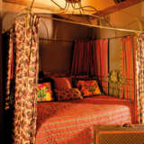 A FRENCH BRASS CAMPAIGN BED - Foto 2