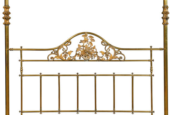 A FRENCH BRASS CAMPAIGN BED - Foto 6