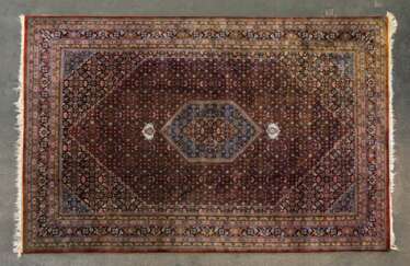 Orientteppich. MIRZAPUR / INDIEN, 20. Jahrhundert, ca. 304x205 cm