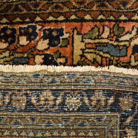 Orientteppich. SARUK / PERSIEN, 20. Jahrhundert, ca. 125x65 cm - photo 2