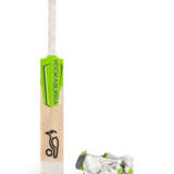 TOM LATHAM WORLD CUP FINAL BAT AND GLOVES - photo 2