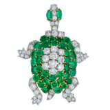 Cartier. CARTIER MID-20TH CENTURY EMERALD AND DIAMOND TURTLE BROOCH - photo 2