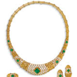 Chaumet. CHAUMET EMERALD AND DIAMOND NECKLACE, EARRING AND RING SUITE - photo 1