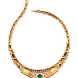 Chaumet. CHAUMET EMERALD AND DIAMOND NECKLACE, EARRING AND RING SUITE - фото 2