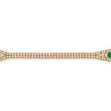 Chaumet. CHAUMET EMERALD AND DIAMOND NECKLACE, BRACELET, EARRING AND RING SUITE - photo 4