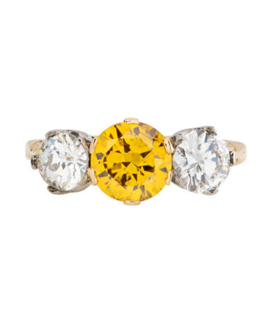 EARLY 20TH CENTURY COLOURED DIAMOND AND DIAMOND RING WITH GIA REPORT - фото 2