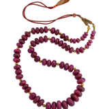 RUBY BEAD AND GOLD NECKLACE - Foto 1