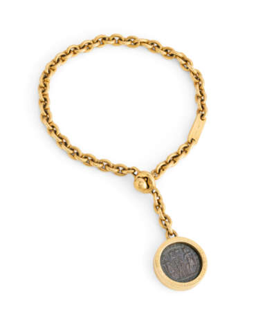 Bulgari. BULGARI GOLD 'MONETE' BRACELET - фото 1