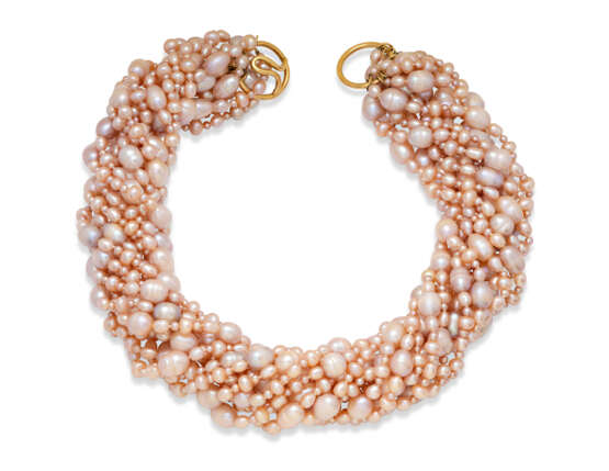 NO RESERVE COLOURED CULTURED PEARL NECKLACE; AND CULTURED PEARL AND GLASS NEGLIGÉ NECKLACE - Foto 4
