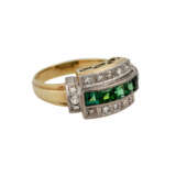 Ring mit 5 grünen Turmalincarrés und 16 Achtkantdiamanten, zusammen ca. 0,2 ct, - photo 4