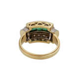 Ring mit 5 grünen Turmalincarrés und 16 Achtkantdiamanten, zusammen ca. 0,2 ct, - Foto 3