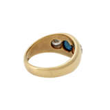 Ring mit Saphir ca. 1 ct und 2 Brillanten, zusammen ca. 0,7 ct, - photo 3