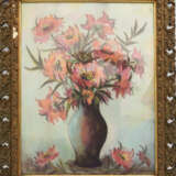 UNBEKANNTER KÜNSTLER,"Blumenstrauß in der Vase", Pastellreide auf Papier, hinter Glas gerahmt, signiert und datiert - фото 1