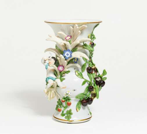 Meissen. Vase mit Allegorie des Sommers, aus einer Folge der 4 Jahreszeiten - фото 1