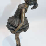 "JUNGE BALLERINA", Bronze ziseliert, 20. Jahrhundert - Foto 5