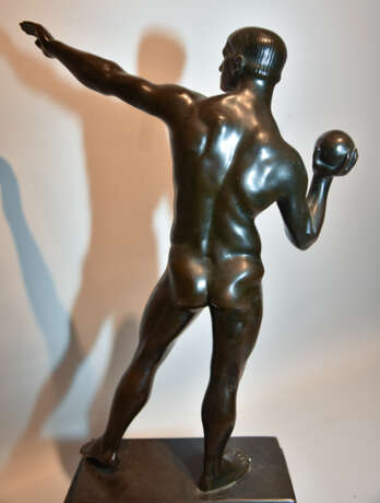 "KUGELSTOSSER", Bronze und Marmor, 1. Hälfte 20. Jahrhundert - фото 9