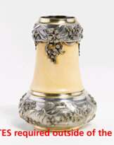 Kleine Jugendstil Vase mit Zweigrelief