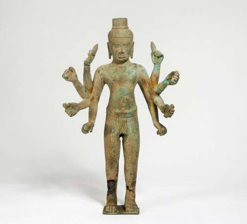 Sehr seltener, stehender und achtarmiger Vishnu - фото 1
