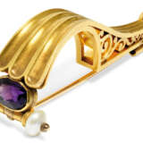 A RARE PEARL AND AMETHYST GOLD BROOCH IN THE SCYTHIAN STYLE ... - photo 1