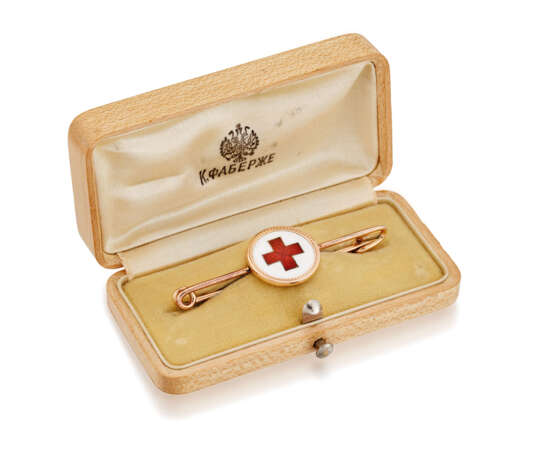 A GUILLOCHÉ AND CHAMPLEVÉ ENAMEL GOLD RED CROSS BROOCH - Foto 1