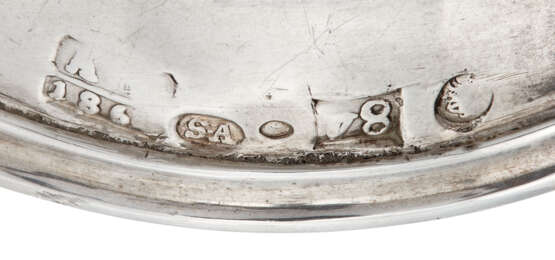 A PARCEL-GILT SILVER STIRRUP CUP - Foto 4