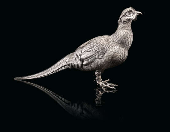 A LARGE AND RARE SILVER WINE EWER IN THE FORM OF A PHEASANT ... - photo 2