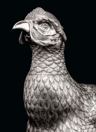 A LARGE AND RARE SILVER WINE EWER IN THE FORM OF A PHEASANT ... - Foto 5