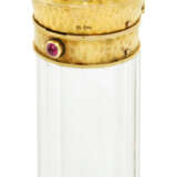 A JEWELLED GOLD-MOUNTED GLASS SCENT BOTTLE - Foto 1