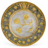 A PARCEL-GILT SILVER AND NIELLO DISH - photo 1