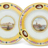 TWO PORCELAIN PLATES FROM THE DOWRY SERVICE OF GRAND DUCHESS... - фото 1