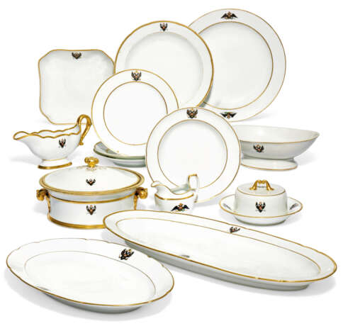 A GROUP OF PORCELAIN TABLEWARE FROM THE ORDINARY SERVICE, CO... - Foto 1