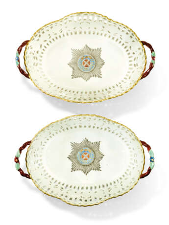 TWO PORCELAIN BASKETS FROM THE SERVICE OF THE ORDER OF ST AN... - photo 2