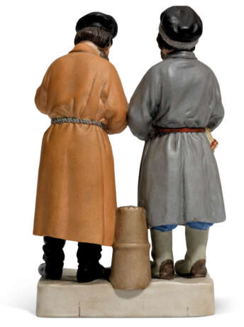 A PORCELAIN FIGURE OF TWO PEASANTS - photo 2