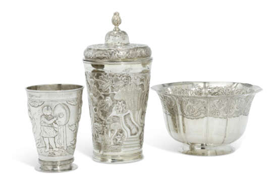 TWO SILVER BEAKERS AND A SILVER BOWL - photo 1