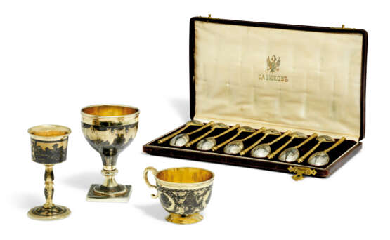 TWO SILVER-GILT AND NIELLO CHALICES, A CUP AND A SET OF TWEL... - фото 1
